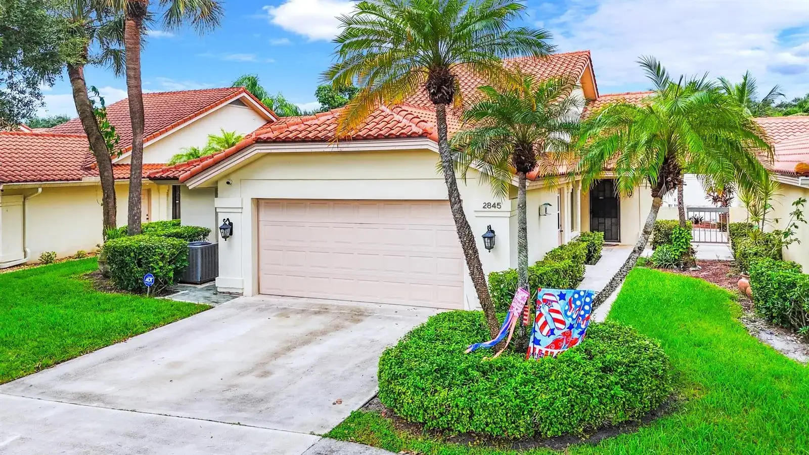2845 DUQUESNE Circle, West Palm Beach FL 33409 photo 2