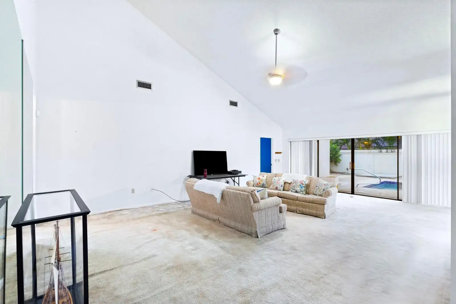 2845 DUQUESNE Circle, West Palm Beach FL 33409 photo 4
