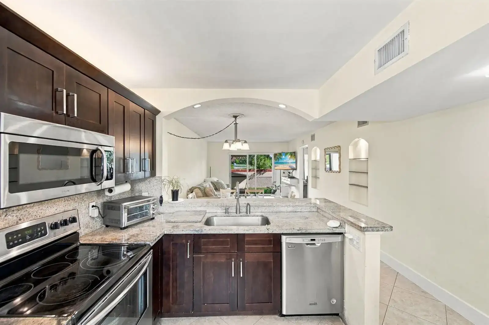 6585 Somerset Drive # 102, Boca Raton FL 33433