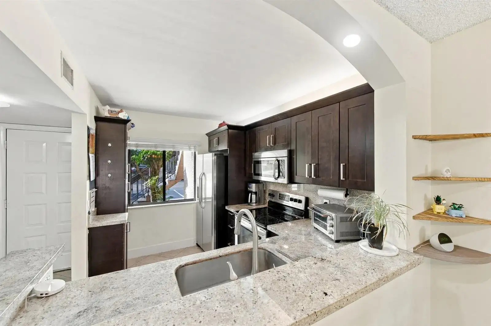 6585 Somerset Drive # 102, Boca Raton FL 33433 photo 2
