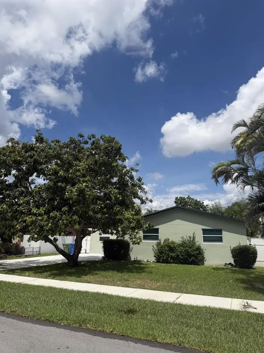 6741 NW 8TH Street, Margate FL 33063