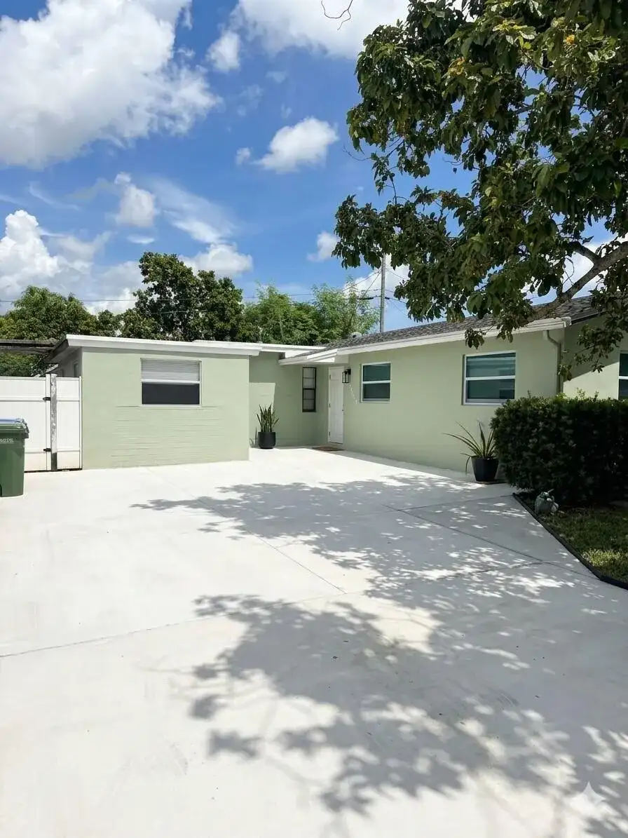 6741 NW 8TH Street, Margate FL 33063 photo 2
