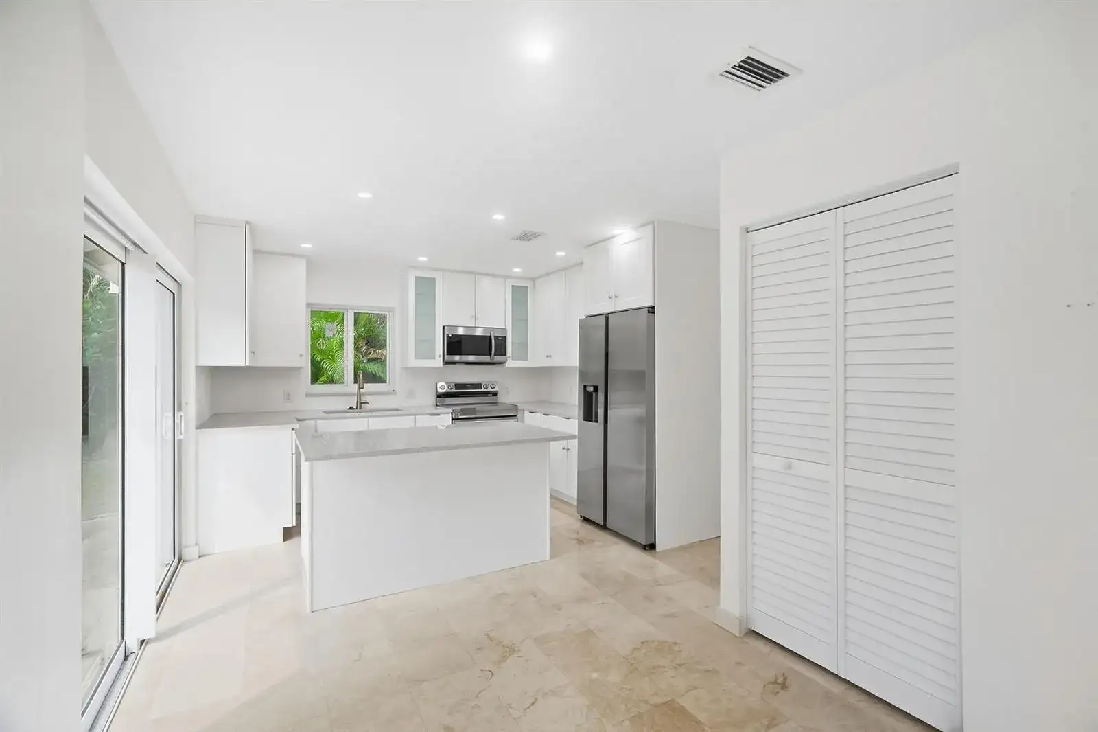 235 NW 3rd Court, Boca Raton FL 33432 photo 3