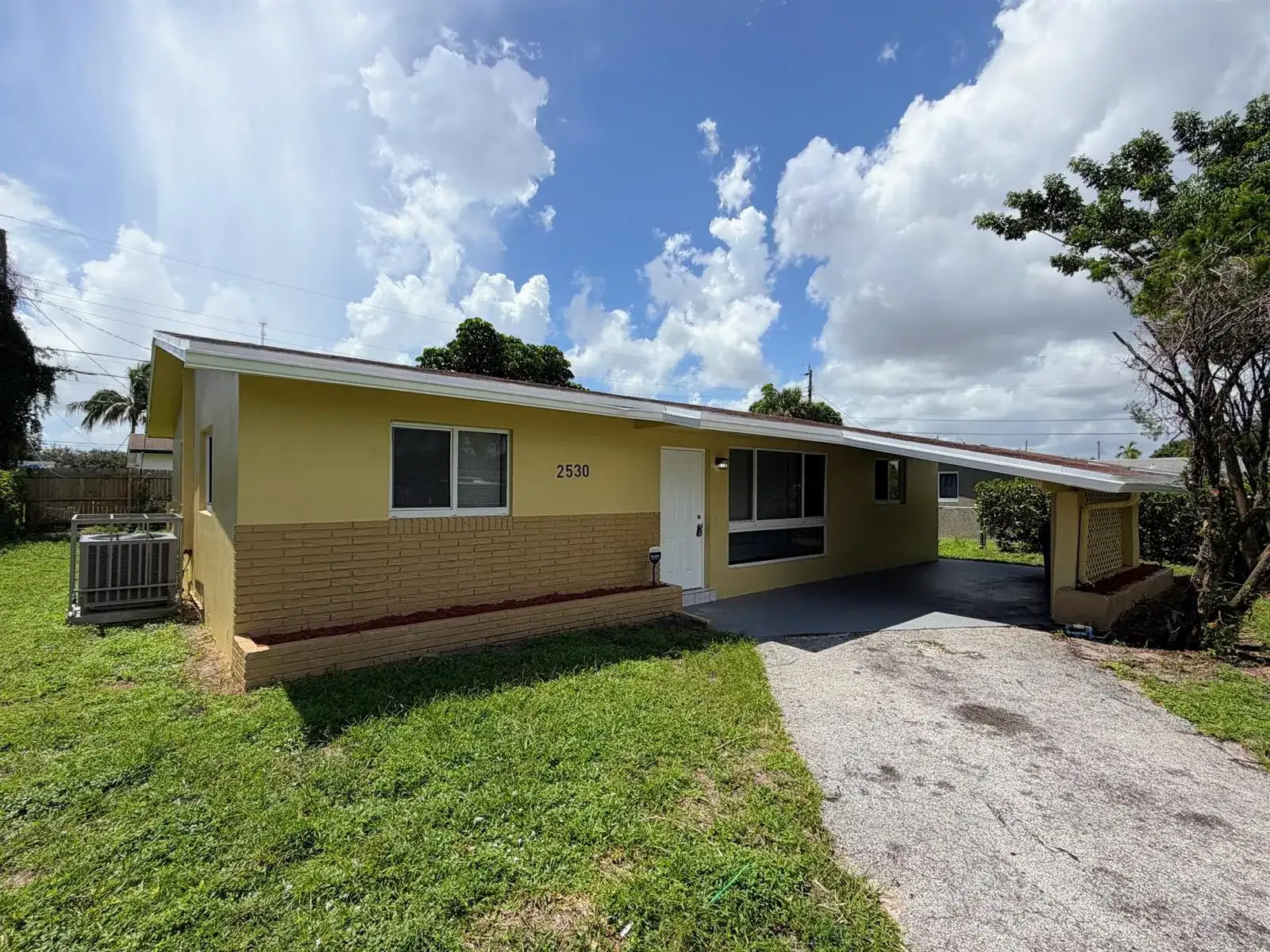 2530 NW 26th Court, Oakland Park FL 33311 photo 2