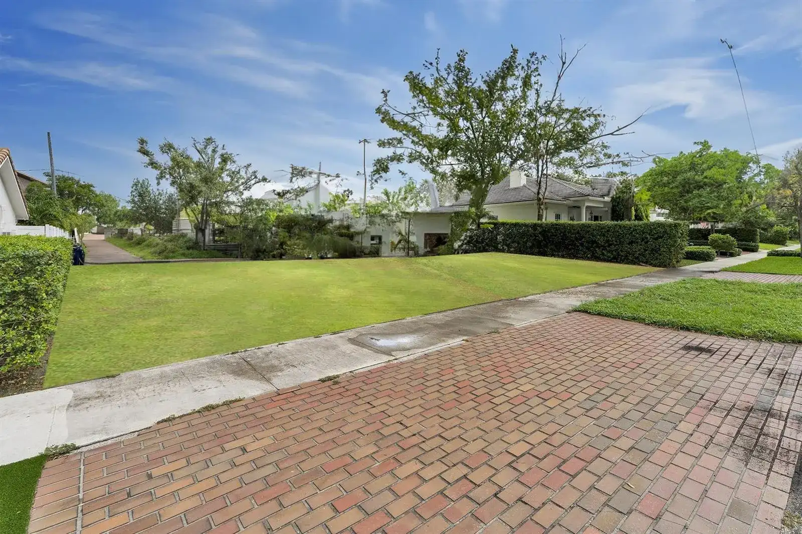 805 SE 10TH Street, Fort Lauderdale FL 33316 photo 2