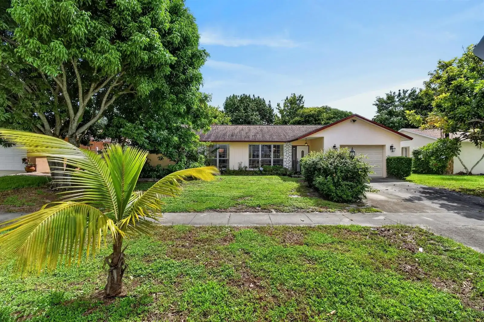 1102 Westchester Drive E, West Palm Beach FL 33417