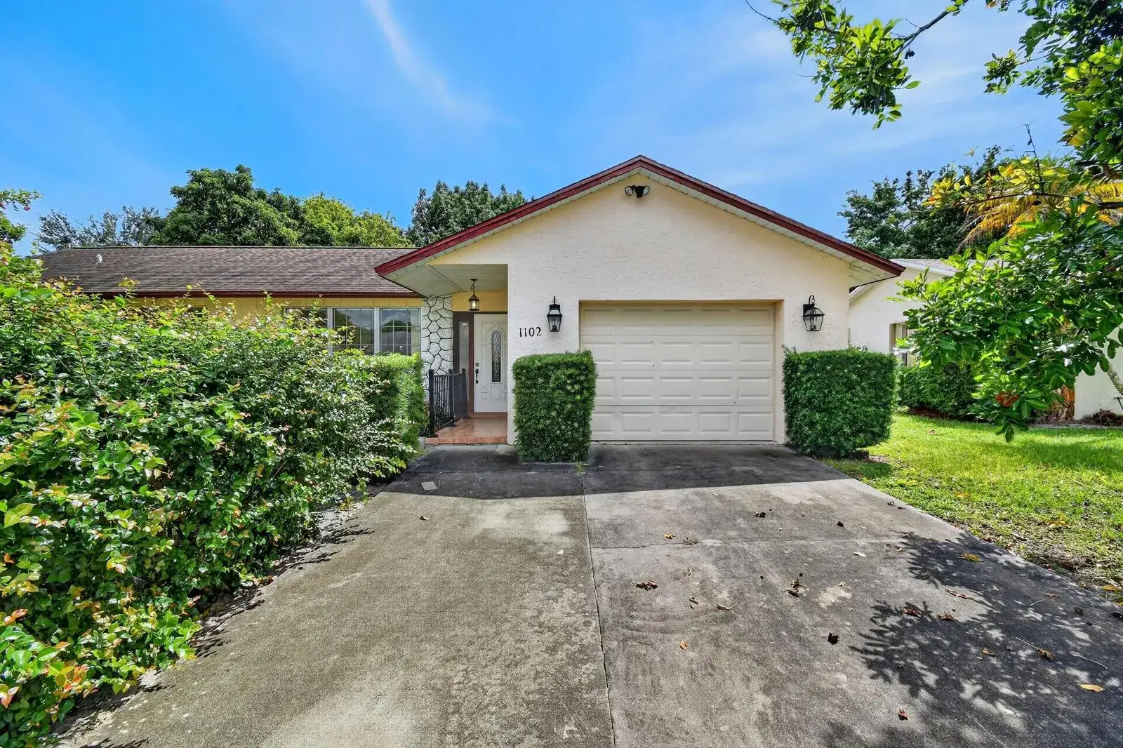 1102 Westchester Drive E, West Palm Beach FL 33417 photo 2