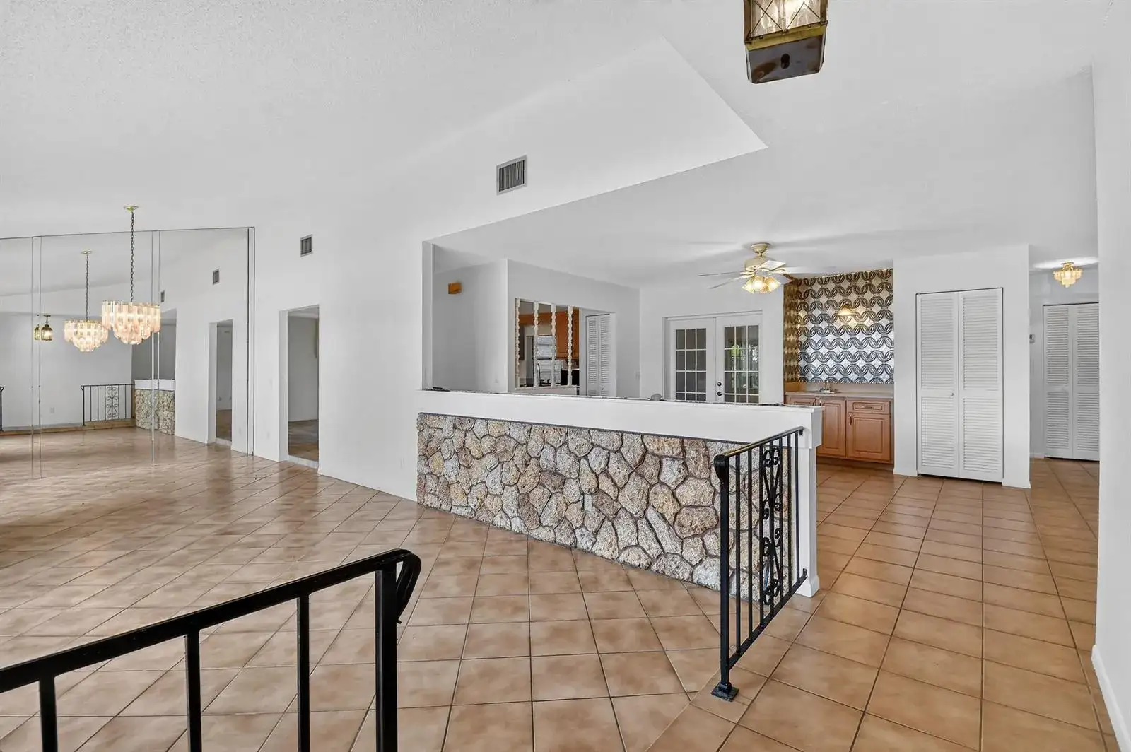 1102 Westchester Drive E, West Palm Beach FL 33417 photo 3