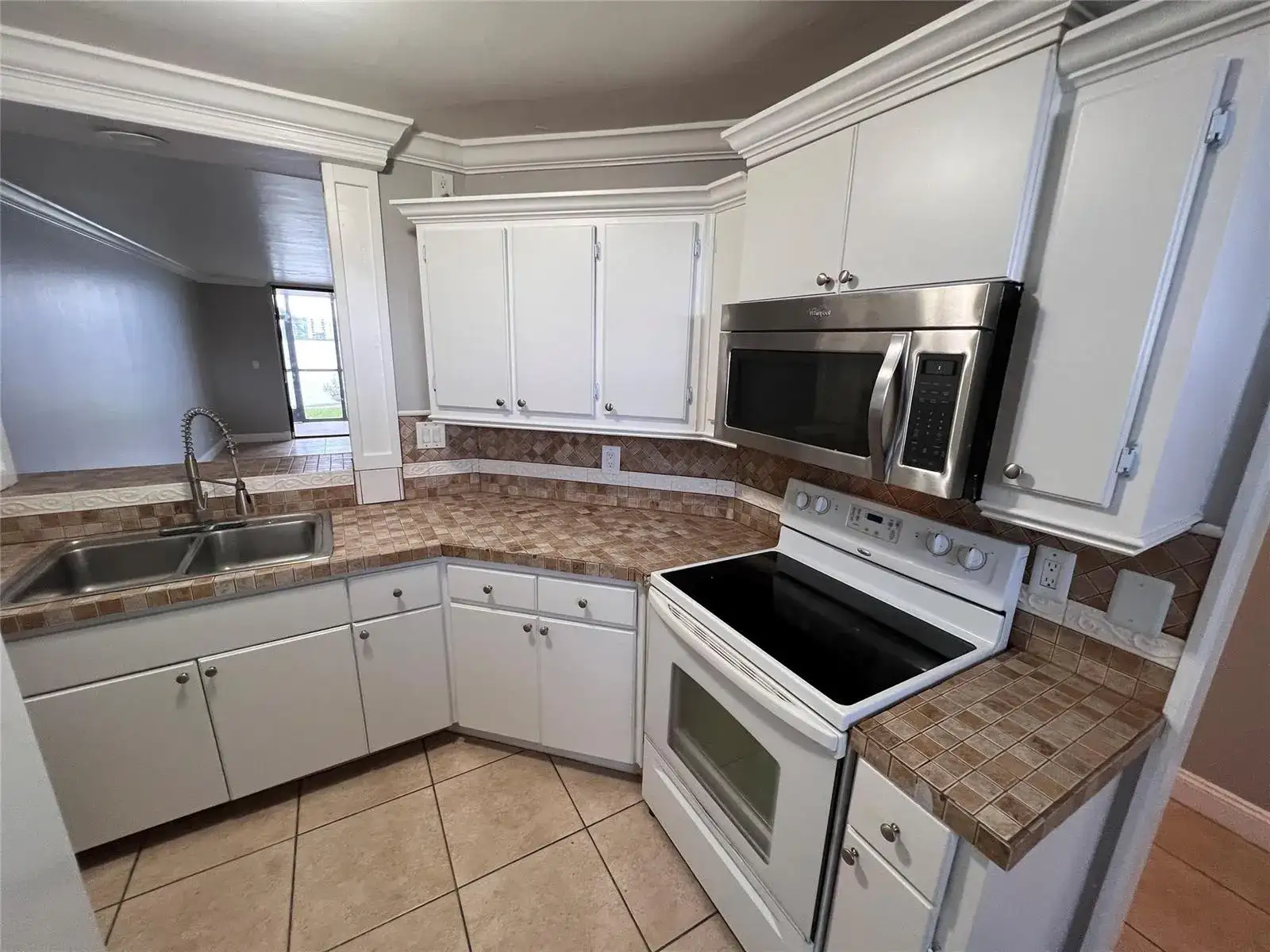 118 Lake Emerald Drive # 103, Oakland Park FL 33309 photo 4