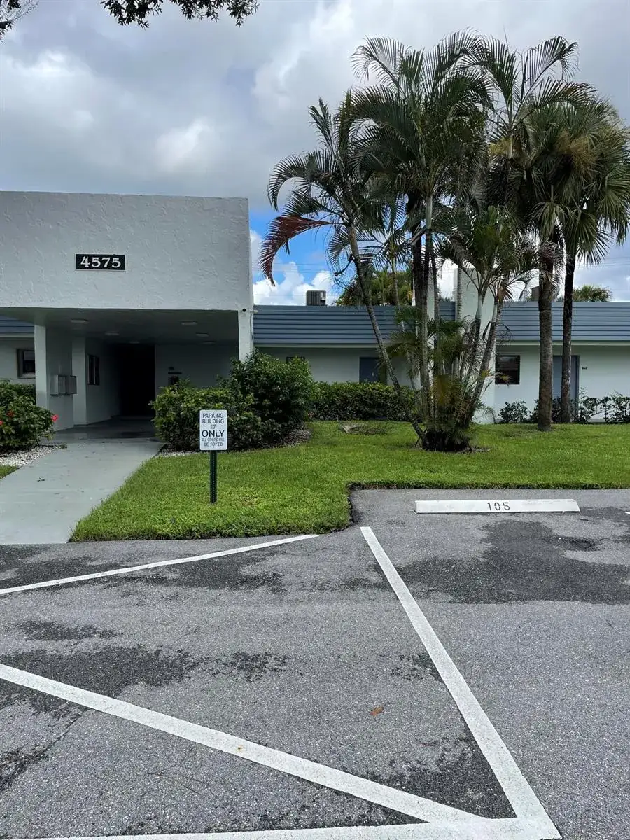 4575 Lucerne Lakes Boulevard W # 105, Lake Worth FL 33467