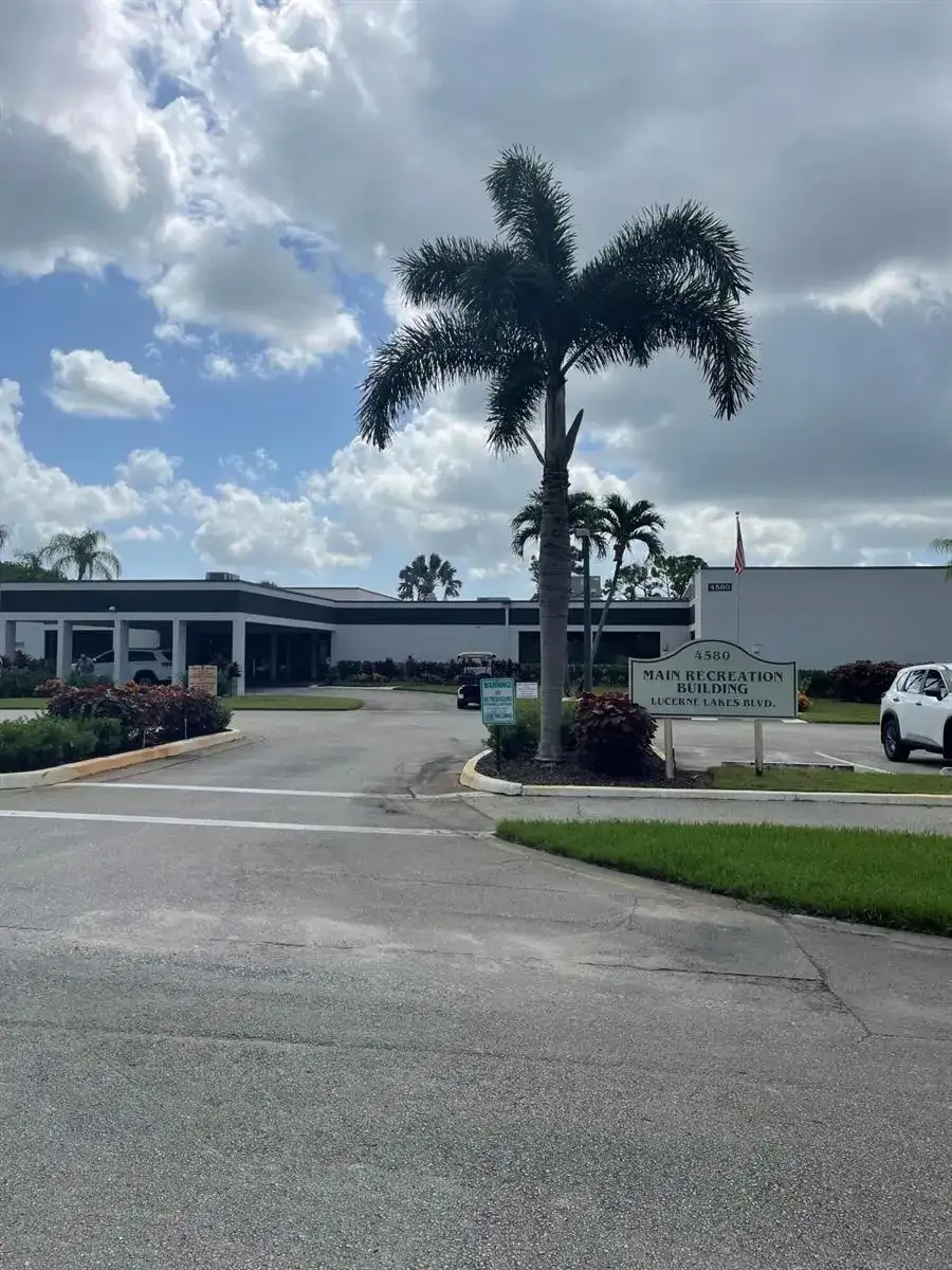 4575 Lucerne Lakes Boulevard W # 105, Lake Worth FL 33467 photo 3