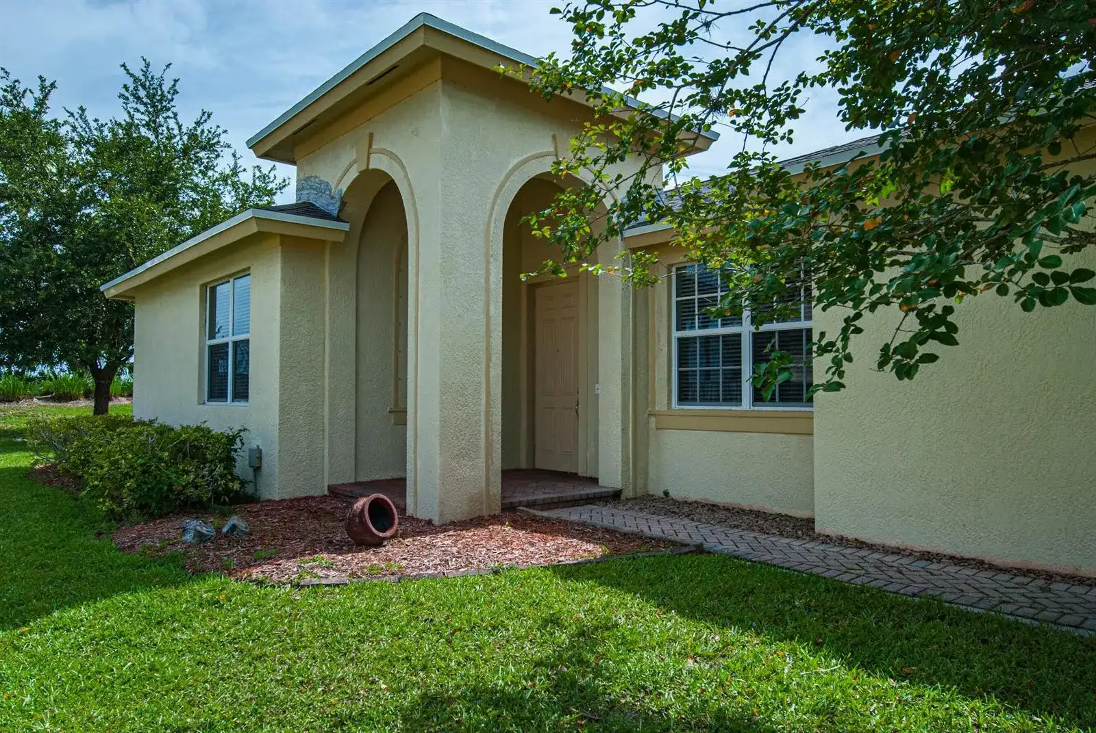 9851 E Verona Circle, Vero Beach FL 32966 photo 2