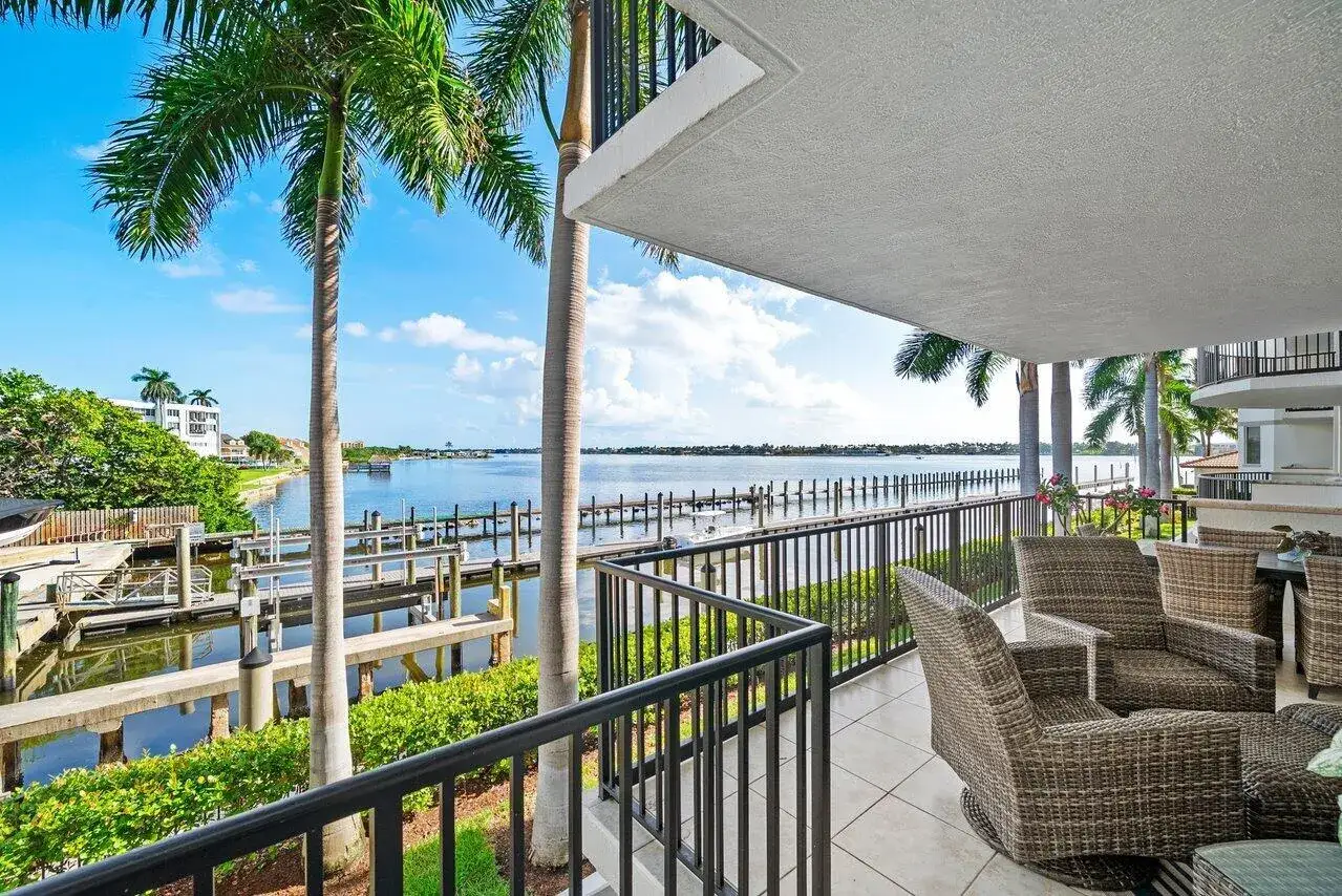 2700 N Federal Highway # 203, Boynton Beach FL 33435