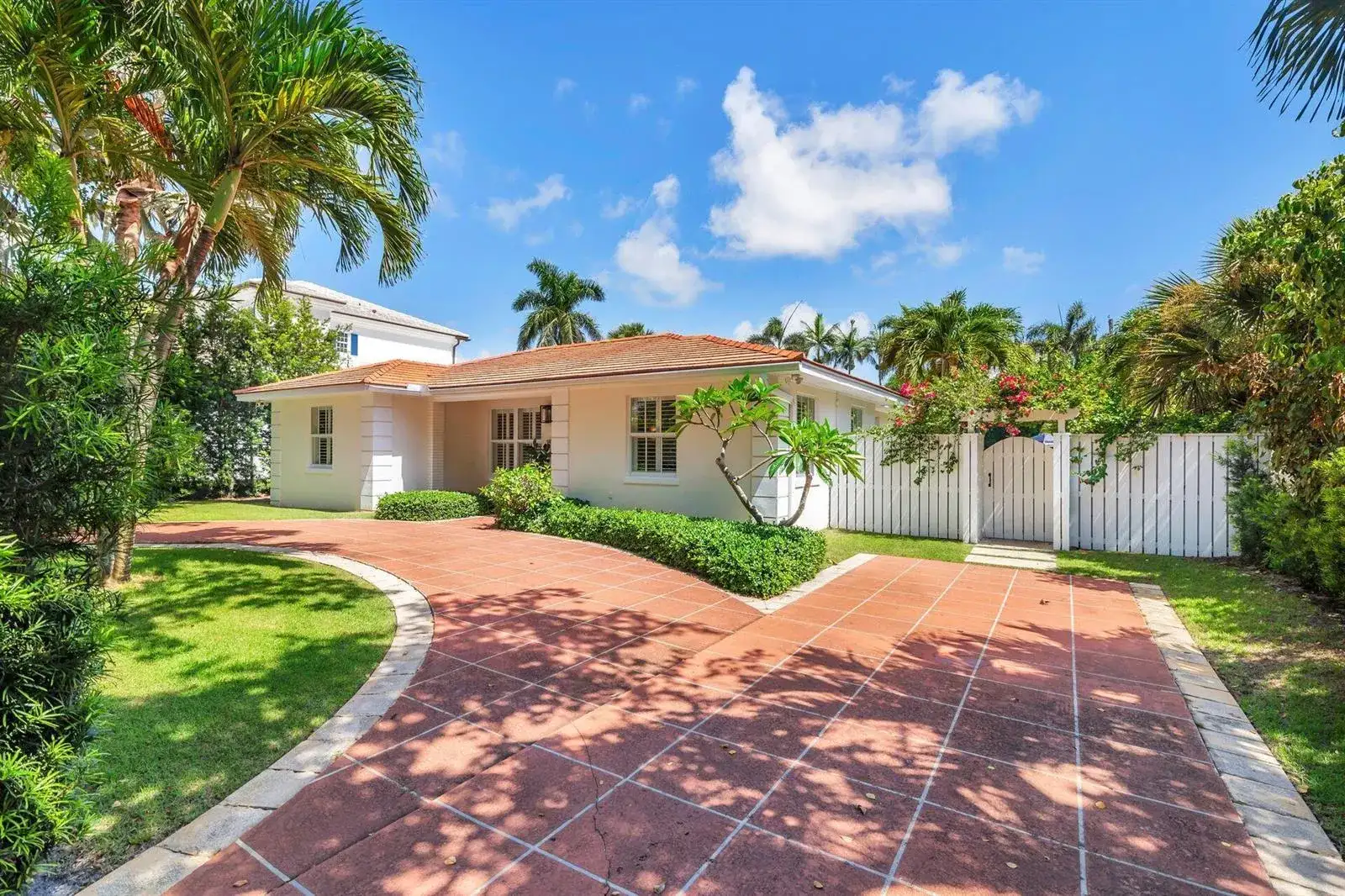 145 Seville Road, West Palm Beach FL 33405 photo 2
