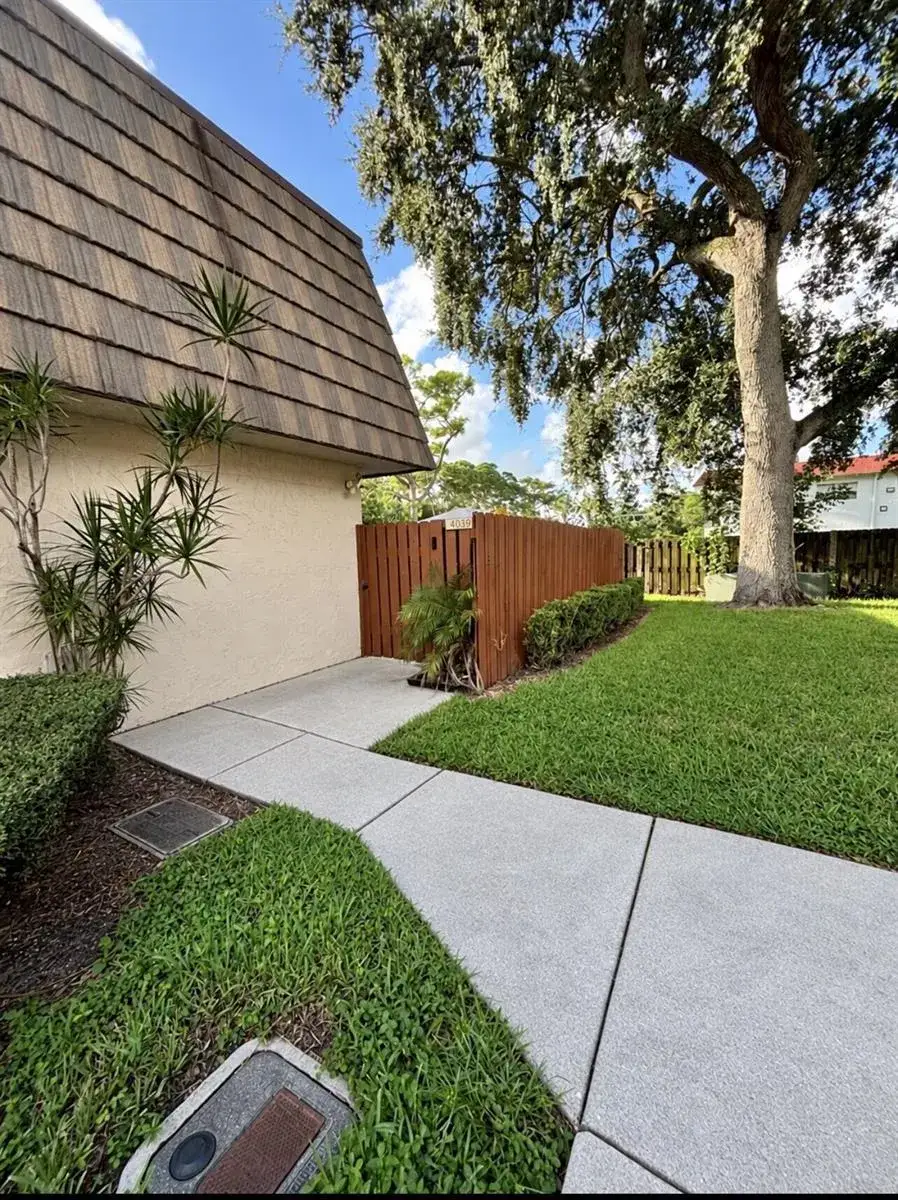 4039 Palm Bay Circle # B, West Palm Beach FL 33406