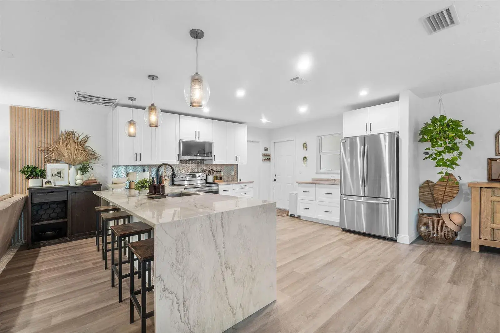 317 DALY Road, Tequesta FL 33469