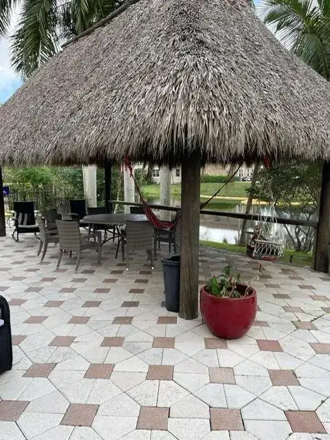5532 ESTATE OAK Circle, Hollywood FL 33312 photo 2