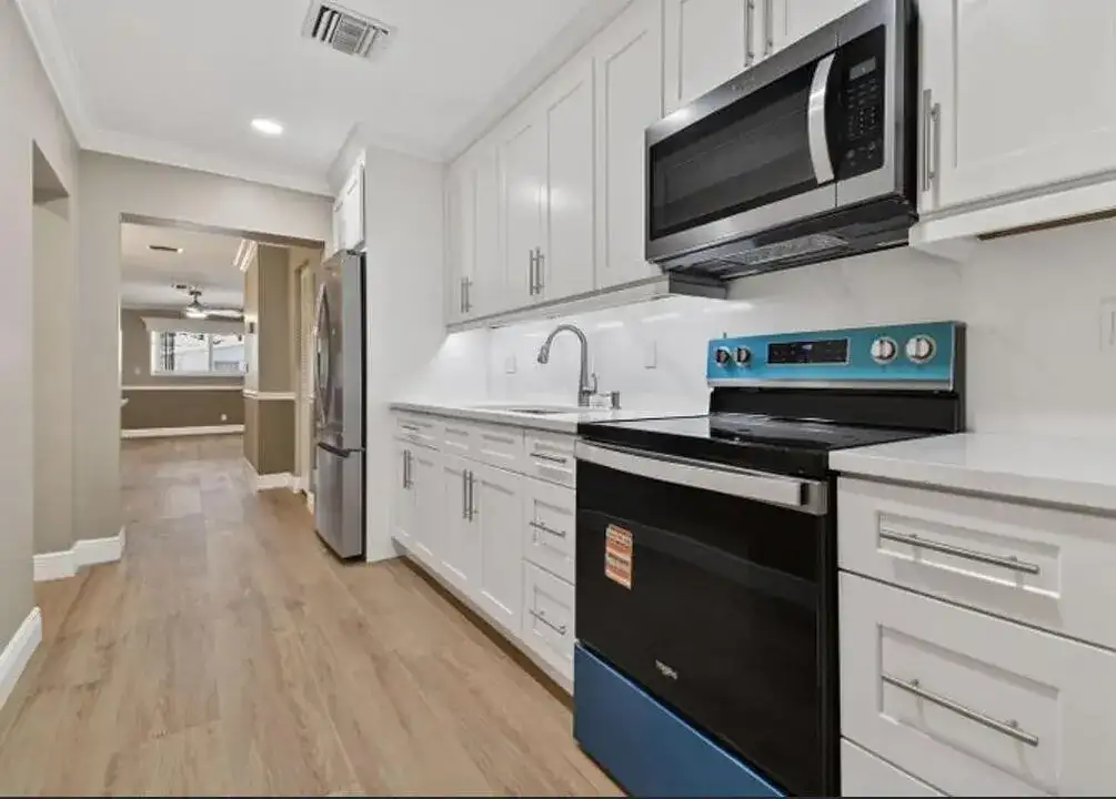 1615 Shirley Court, Lantana FL 33462 photo 3
