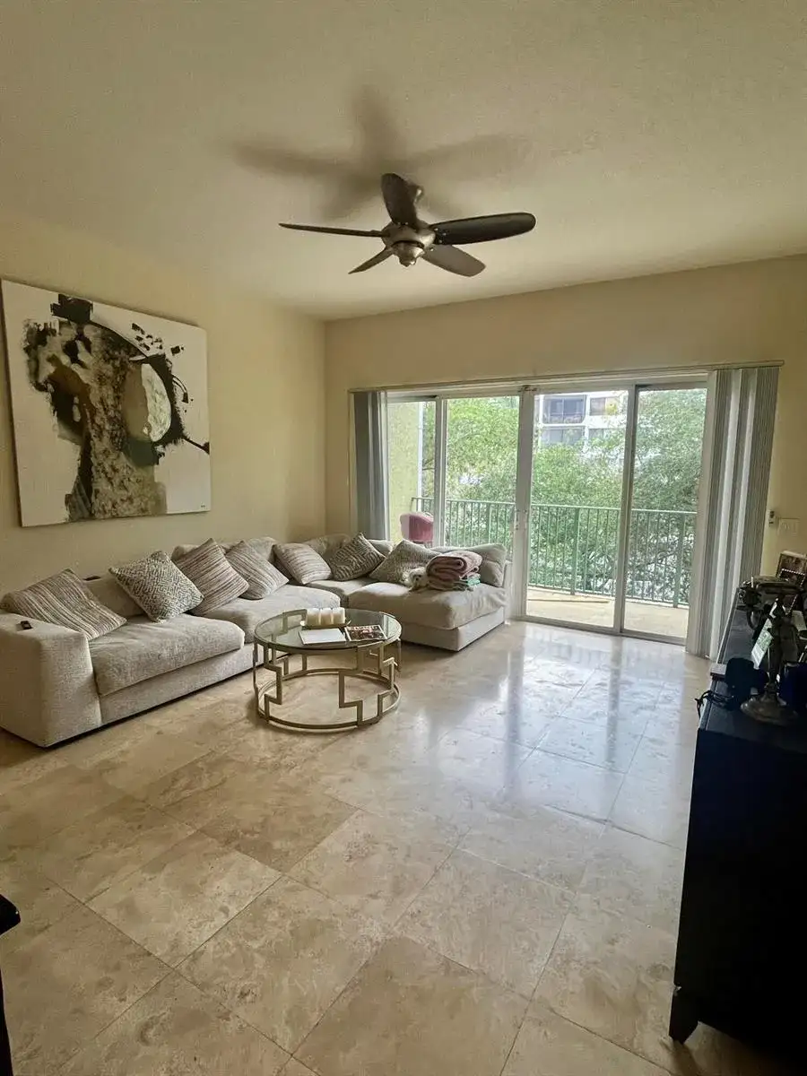 1640 PRESIDENTIAL Way # 307, West Palm Beach FL 33401 photo 2