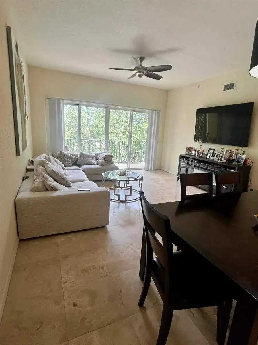 1640 PRESIDENTIAL Way # 307, West Palm Beach FL 33401 photo 5