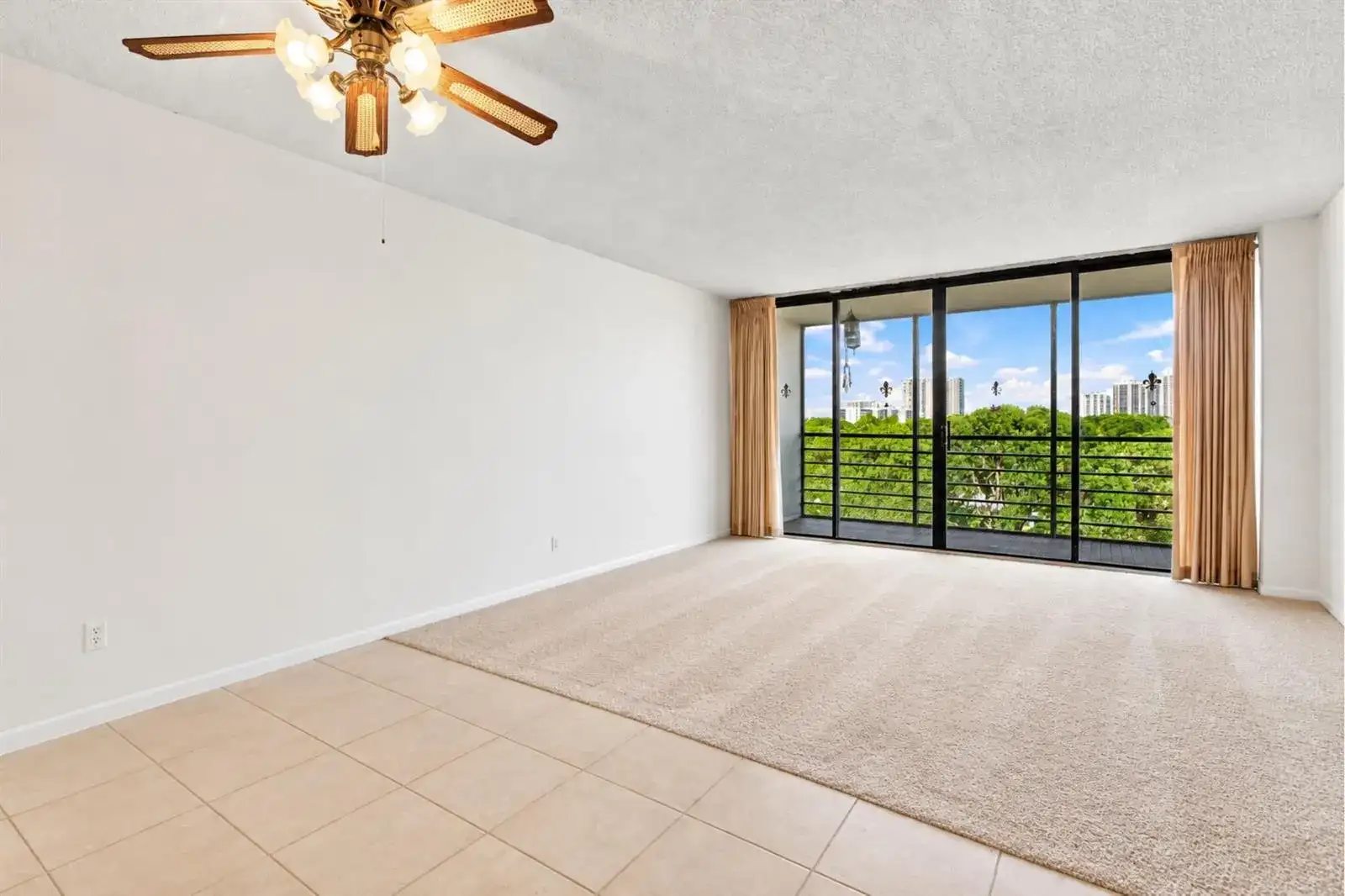 20400 W COUNTRY CLUB Drive # 609, Aventura FL 33180 photo 3