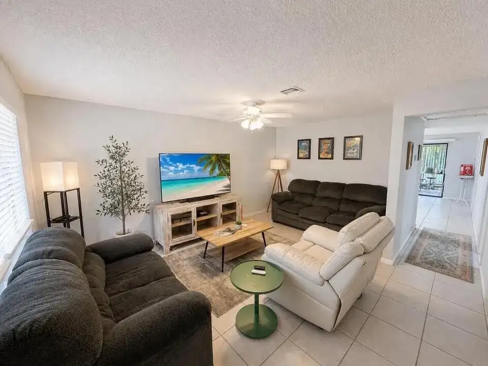 9258 GREEN MEADOWS Way, Palm Beach Gardens FL 33418 photo 2