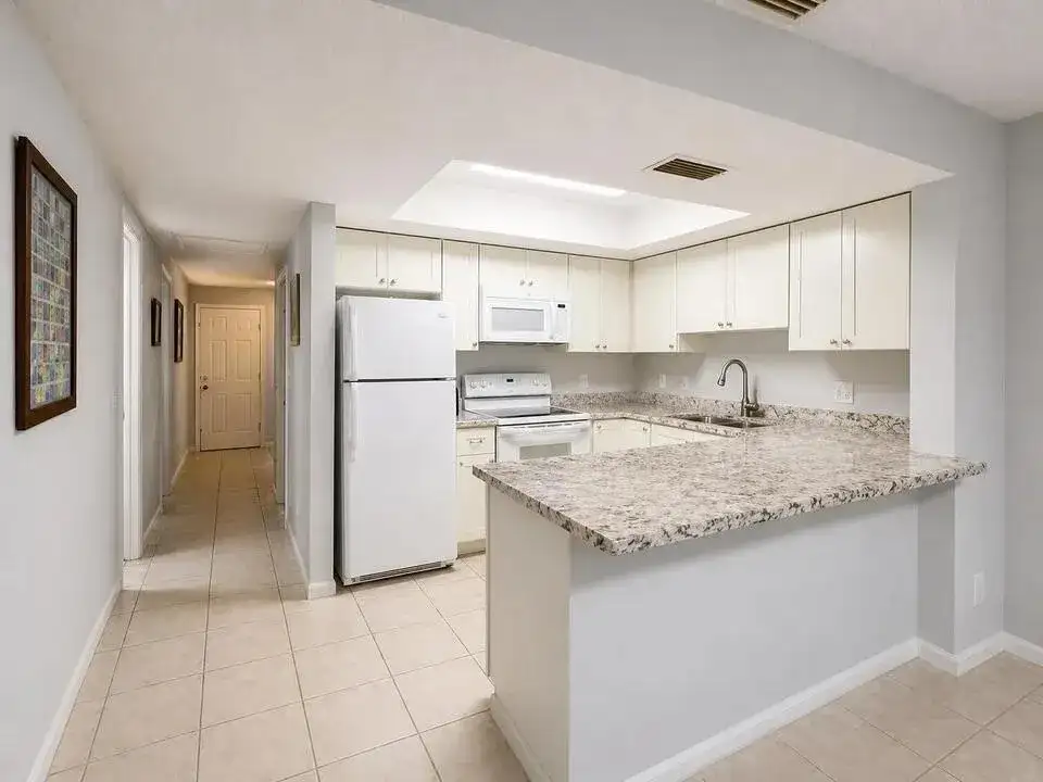 9258 GREEN MEADOWS Way, Palm Beach Gardens FL 33418 photo 4