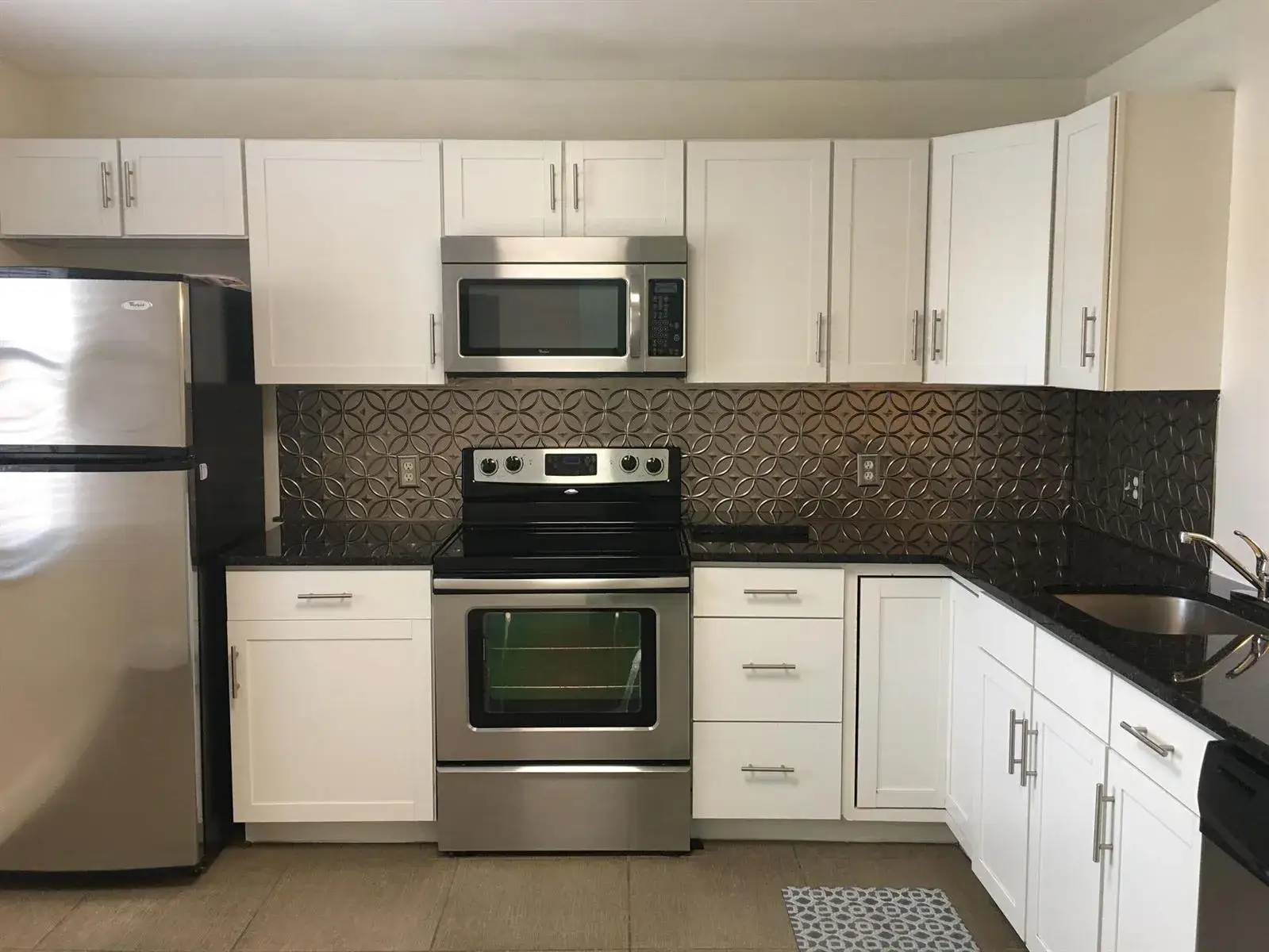 2007 W LAKEVIEW Drive W, Royal Palm Beach FL 33411