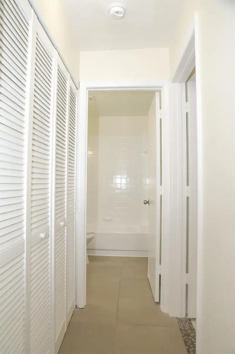 2007 W LAKEVIEW Drive W, Royal Palm Beach FL 33411 photo 5