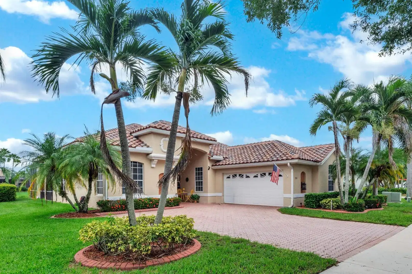 700 SW Lake Charles Circle, Port St. Lucie FL 34986