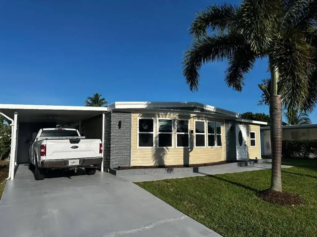 8572 Crown Drive, Boynton Beach FL 33436 photo 5