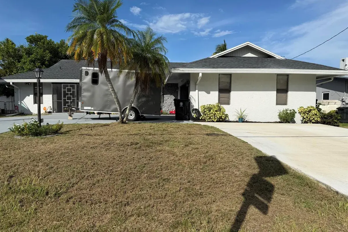 1219 SE CORAL REEF Street, Port St. Lucie FL 34983