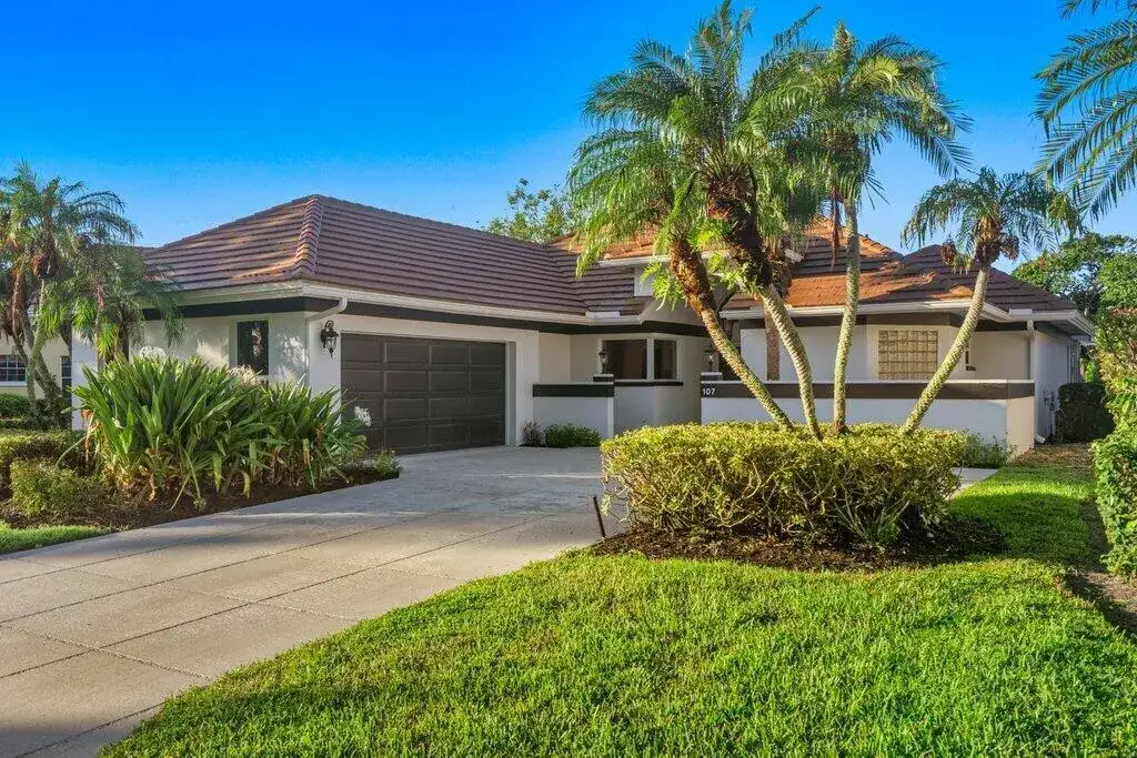 107 Golfview Court, Palm Beach Gardens FL 33418 photo 2