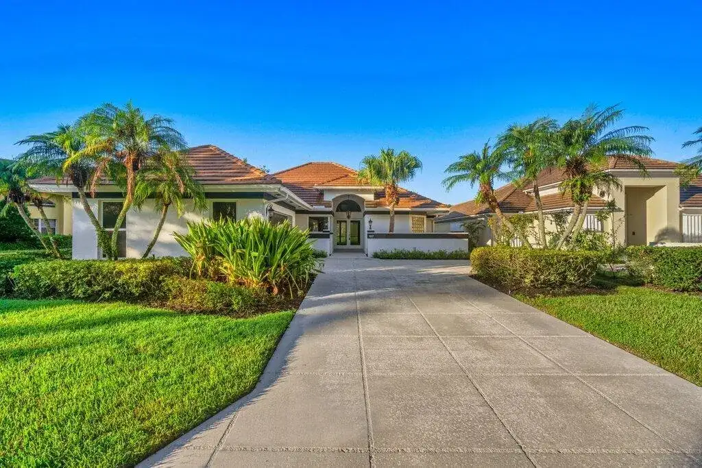 107 Golfview Court, Palm Beach Gardens FL 33418 photo 3