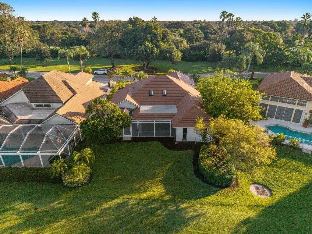107 Golfview Court, Palm Beach Gardens FL 33418 photo 4
