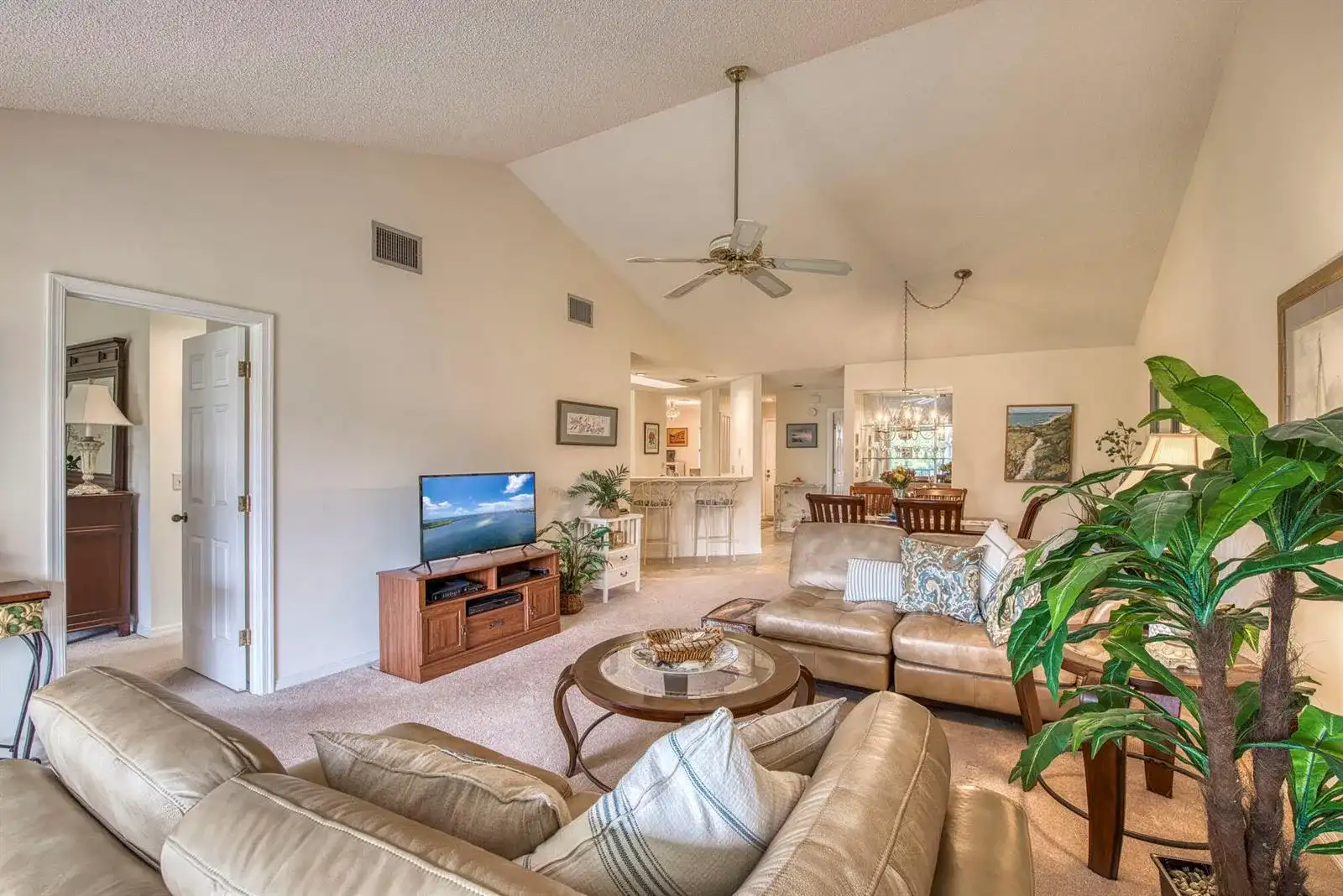 6275 SE Charleston Place # B203, Hobe Sound FL 33455