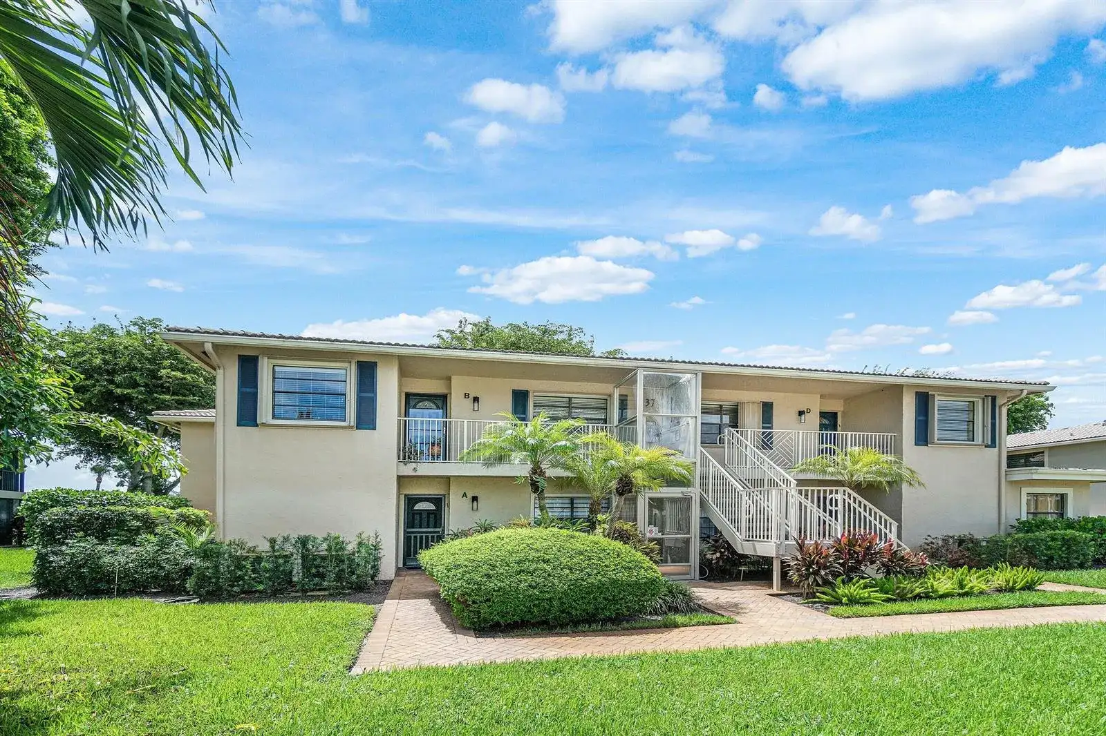 37 Stratford Lane W # D, Boynton Beach FL 33436 photo 3