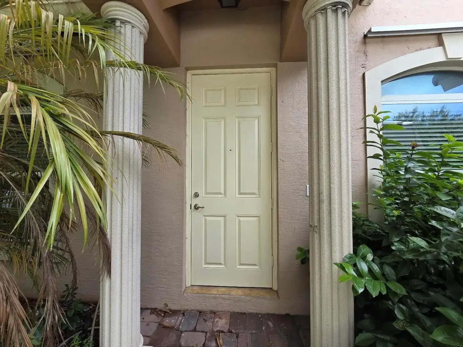 4704 Villas Santorini Drive, Lake Worth FL 33461 photo 2