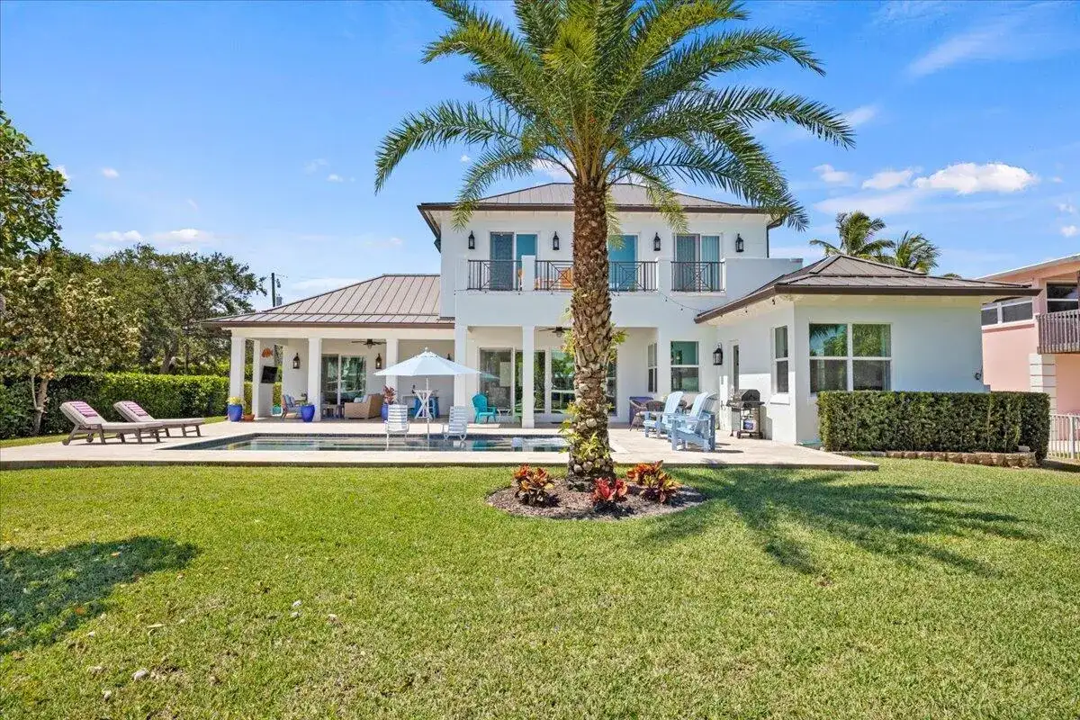 205 Body Court, Jupiter FL 33477 photo 3