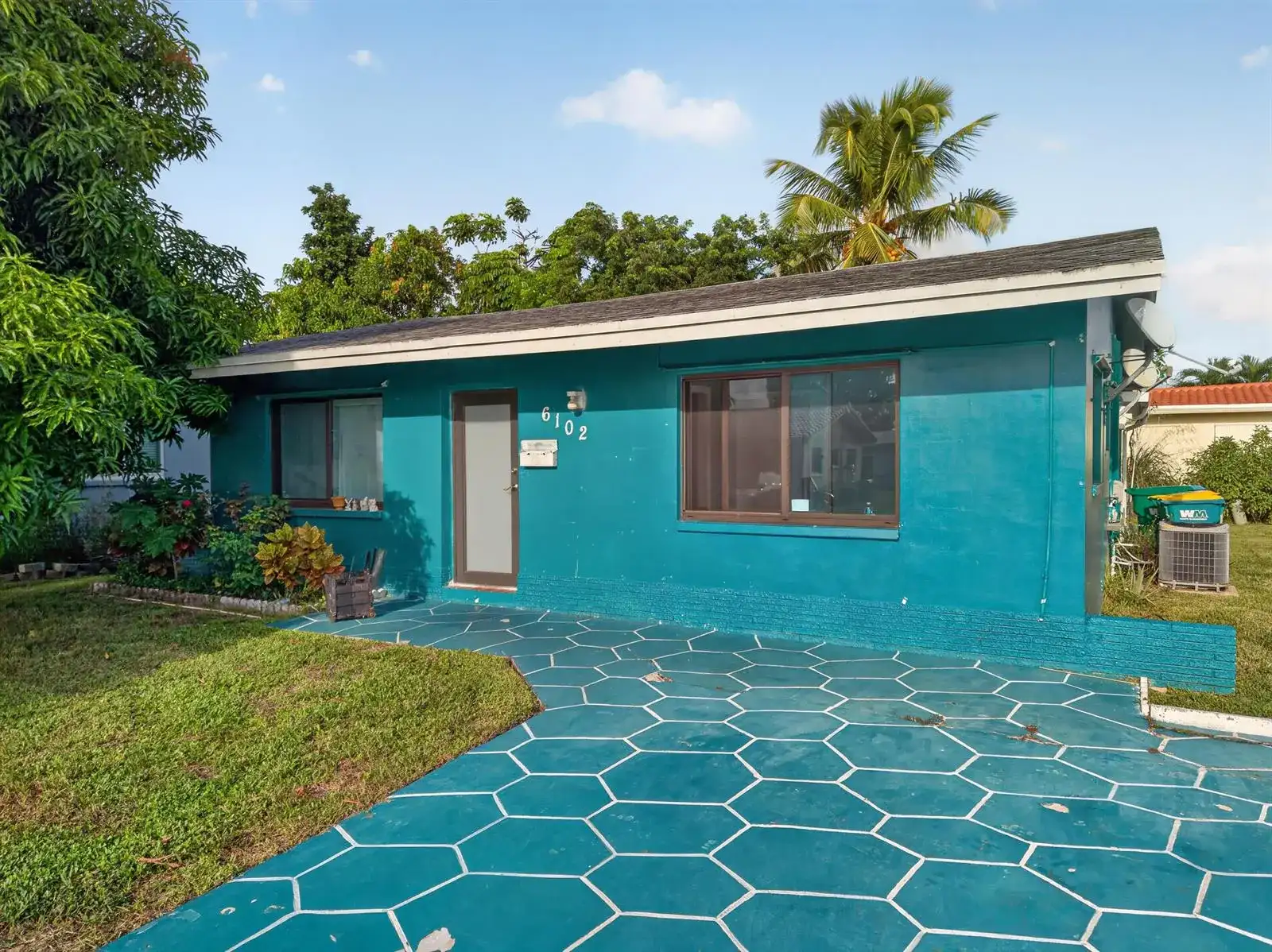 6102 NW 69th Avenue, Tamarac FL 33321 photo 2