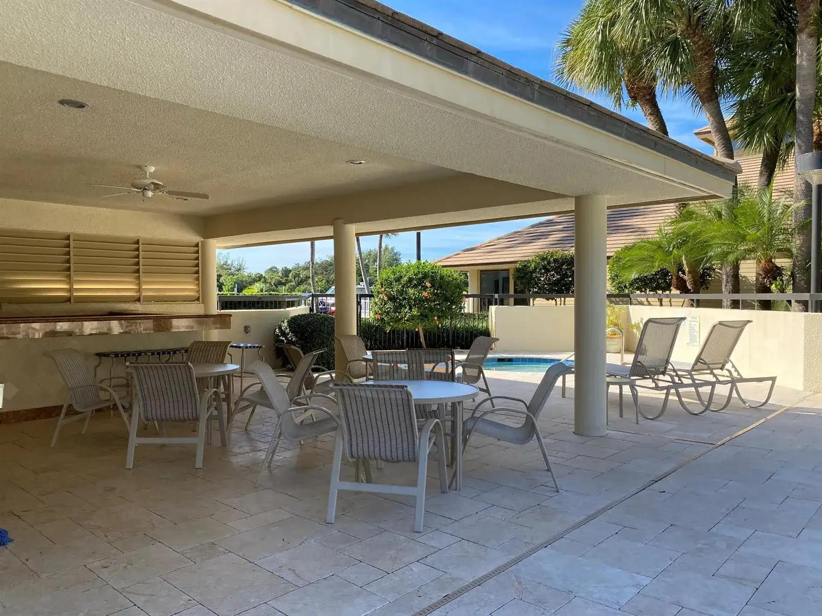 337 Oak Harbour Drive, Juno Beach FL 33408 photo 2