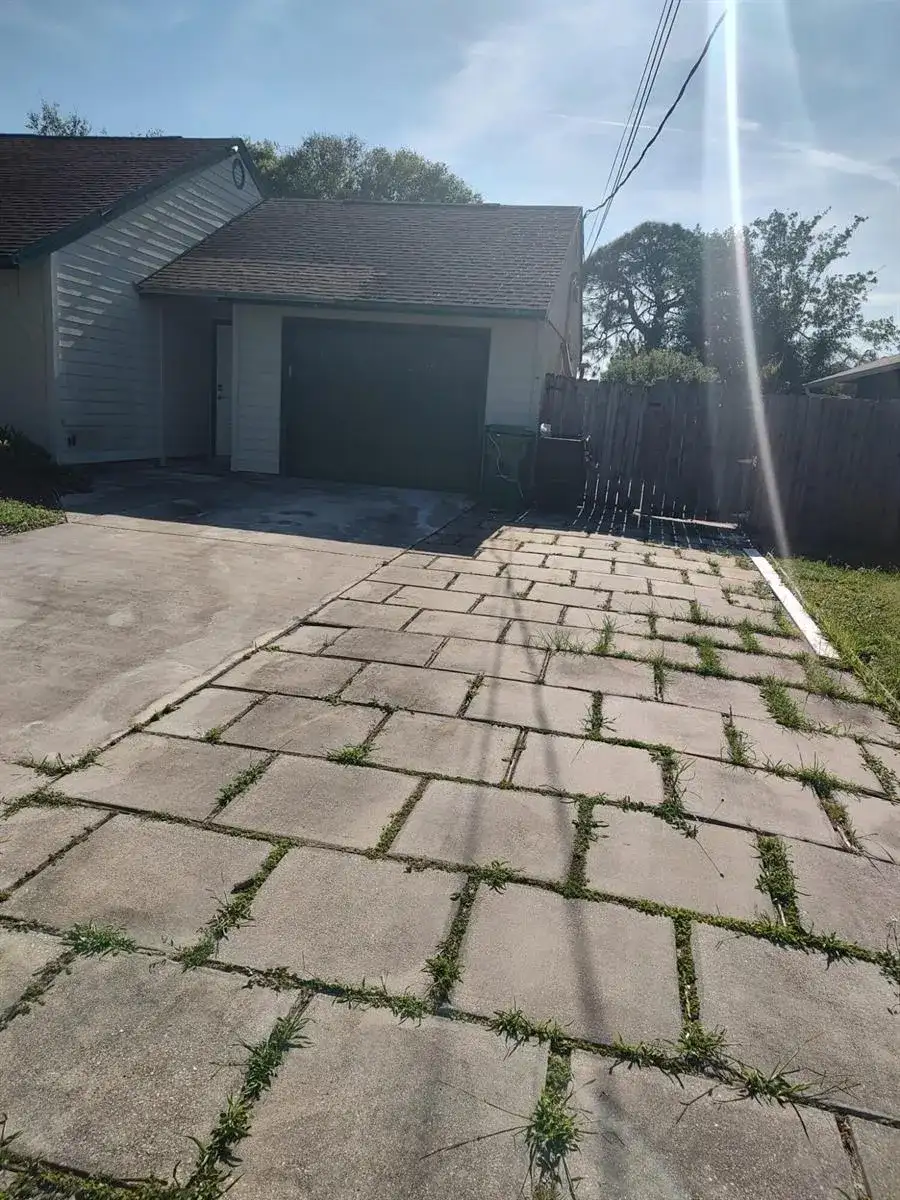6105 BIRCH Drive, Fort Pierce FL 34982 photo 2