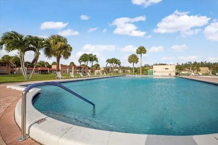 160 LAKE FRANCES Drive, West Palm Beach FL 33411 photo 3