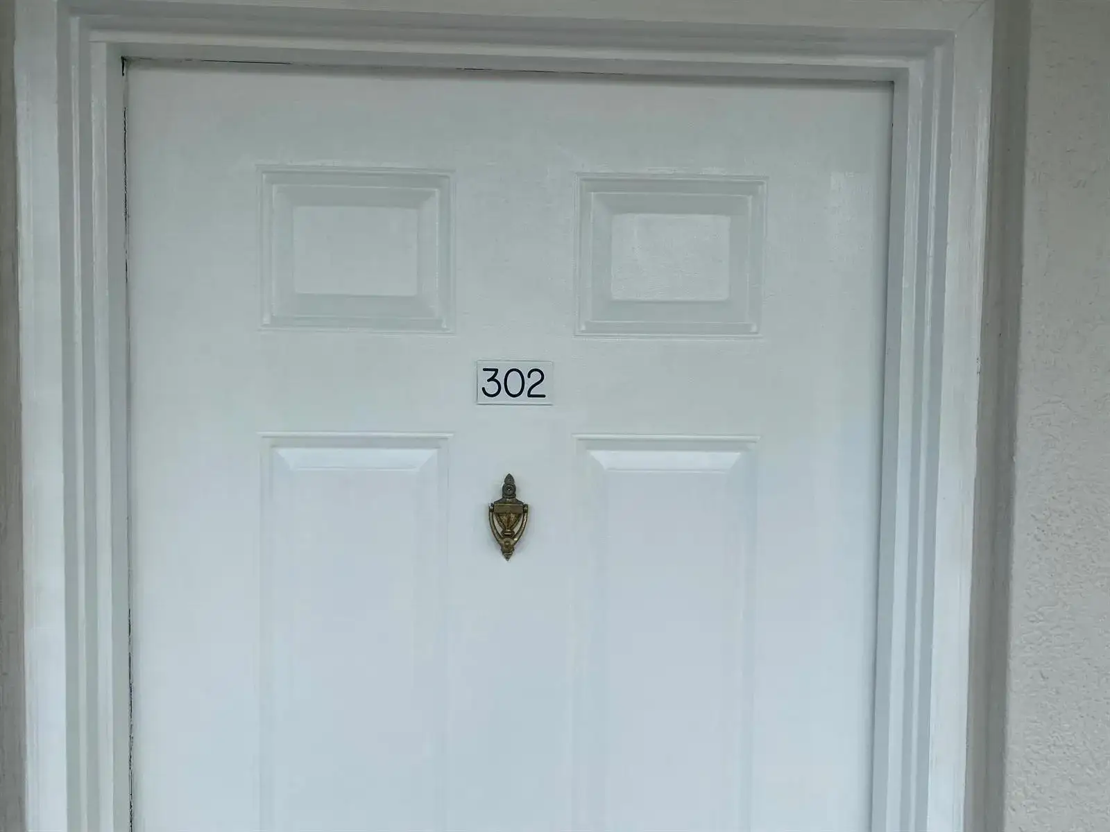 3500 WHITEHALL Drive # 302, West Palm Beach FL 33401