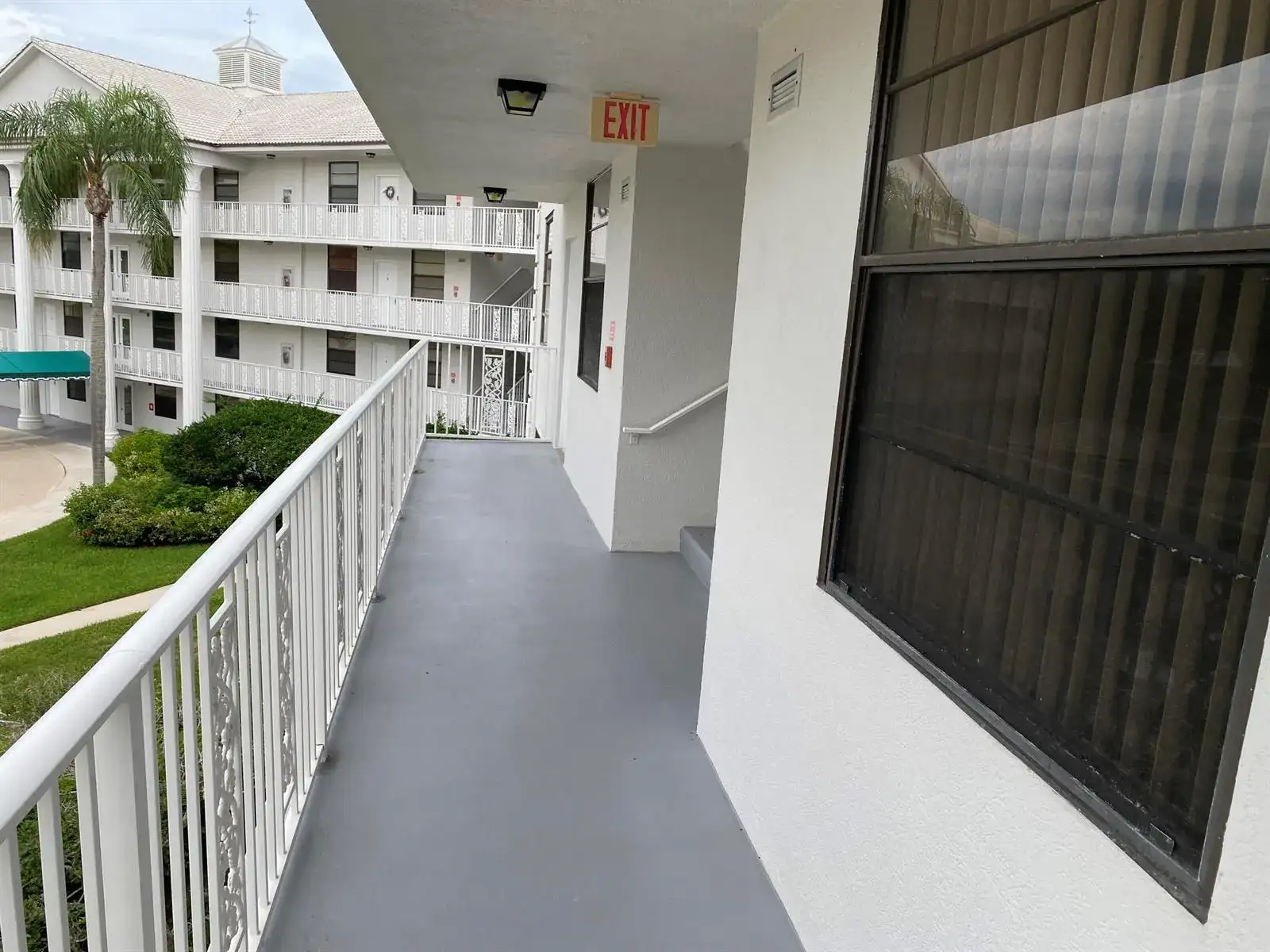 3500 WHITEHALL Drive # 302, West Palm Beach FL 33401 photo 3