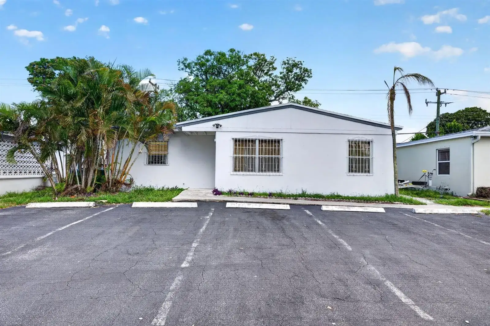 130 NE 51ST Street, Oakland Park FL 33334 photo 2