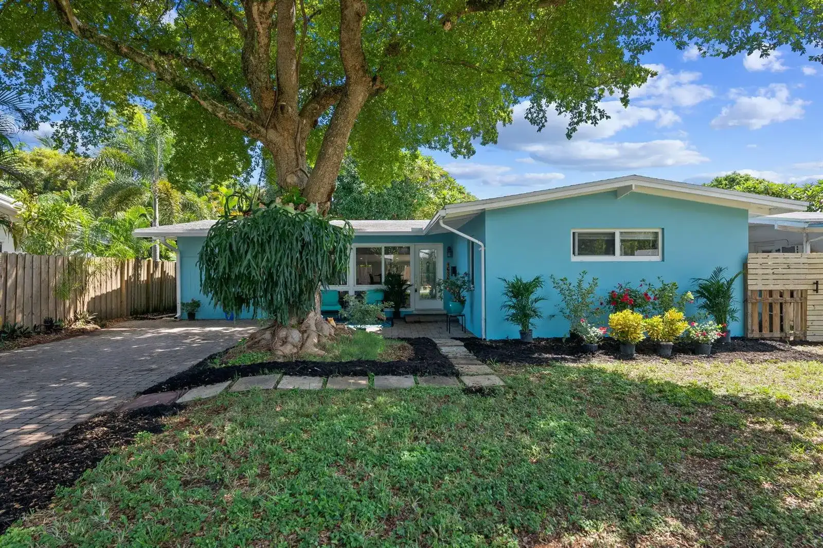 1636 NE 7th Terrace, Fort Lauderdale FL 33305