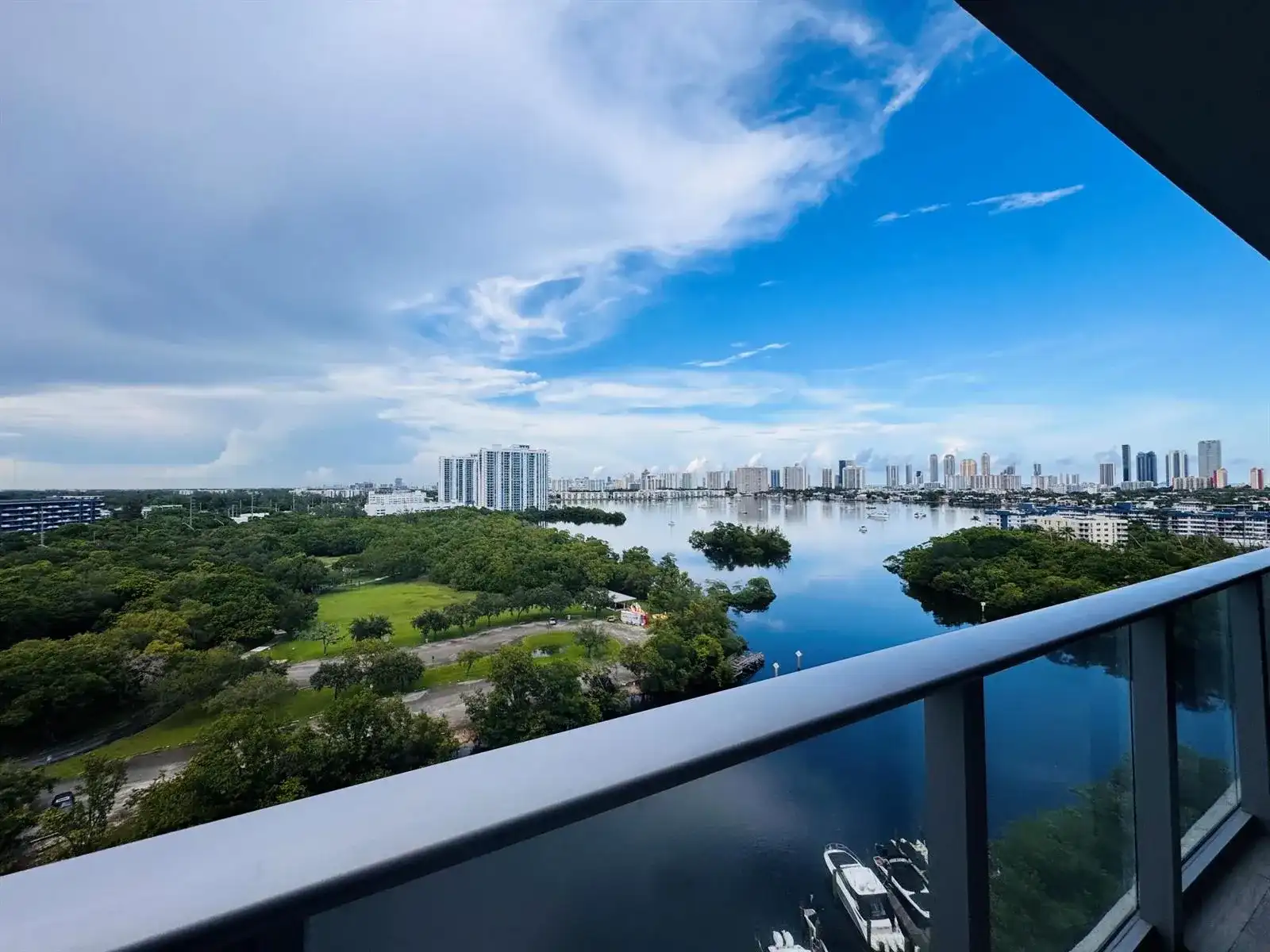 16385 BISCAYNE Boulevard # 1204, North Miami Beach FL 33160