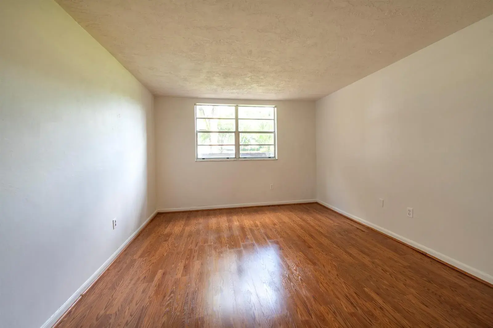 7300 NW 17TH Street # 105, Plantation FL 33313