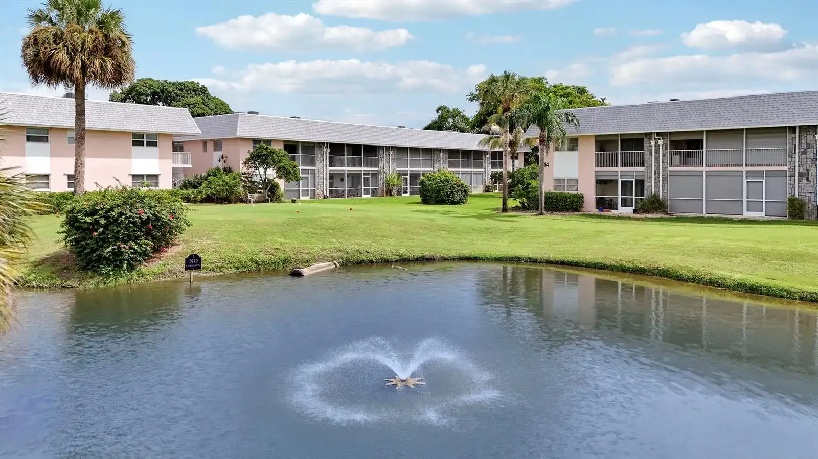 18081 SE COUNTRY CLUB Drive # 123, Jupiter FL 33469